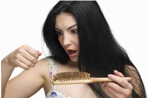 ما هي الأمراض التي تسبب تساقط الشعر