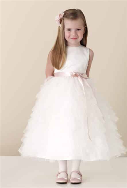 صور أجدد تصميمات لفساتين العرس للاطفال حلوة