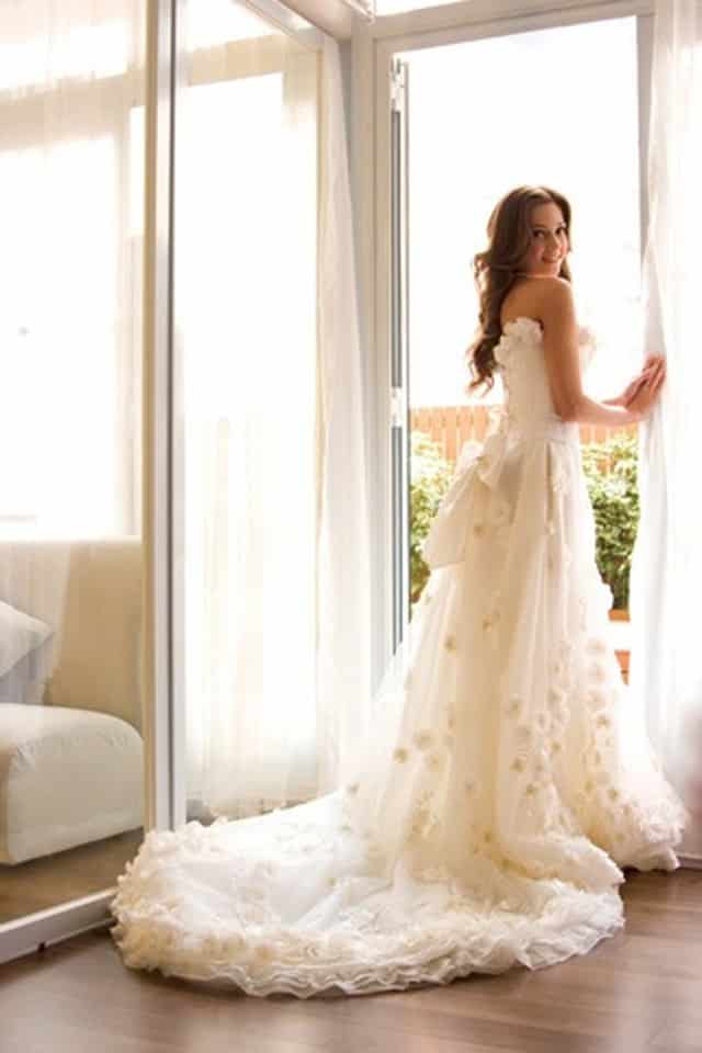 صور فستان زفاف مناسب لشكل الجسم جامدة