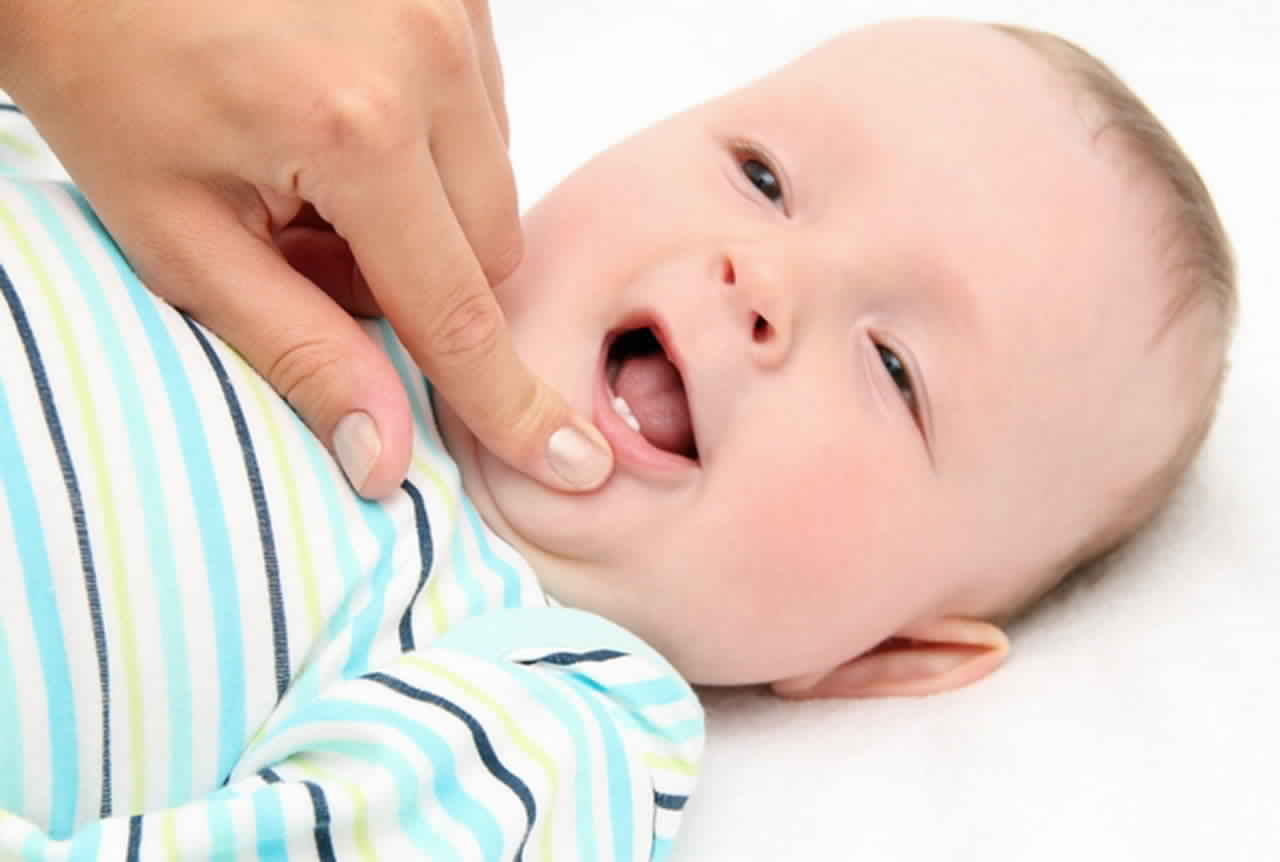 متى يبدا التسنين عند الرضع